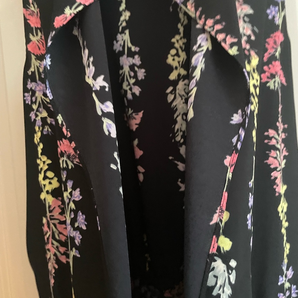 BCBG black floral Isla print romper. worn once. 109 retail - Picture 9 of 11